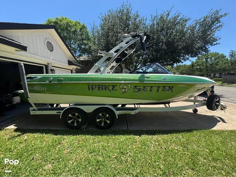 Slide: The Image of Malibu 23 LSV Wakesetter 2013 - 16652362