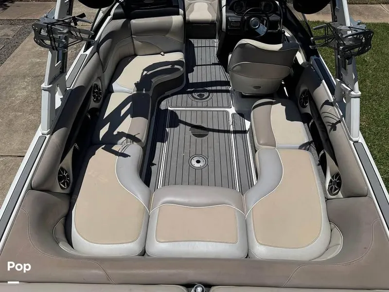 Slide: The Image of Malibu 23 LSV Wakesetter 2013 - 16652358