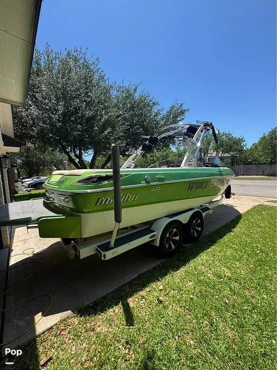 Slide: The Image of Malibu 23 LSV Wakesetter 2013 - 16652353