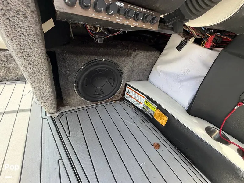 Slide: The Image of Malibu 23 LSV Wakesetter 2013 - 16685809