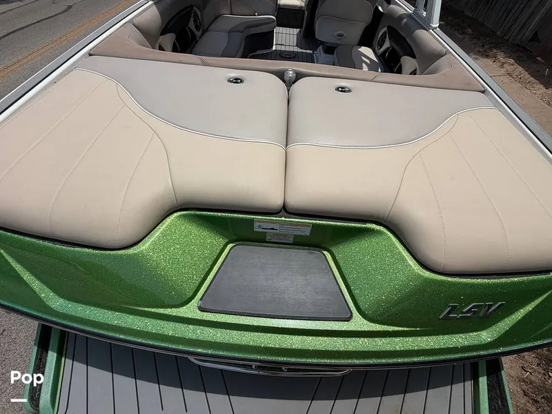 Slide: The Image of Malibu 23 LSV Wakesetter 2013 - 16685791