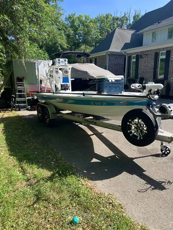 Slide: The Image of Yellowfin 17 Skiff 2008 - 16636125