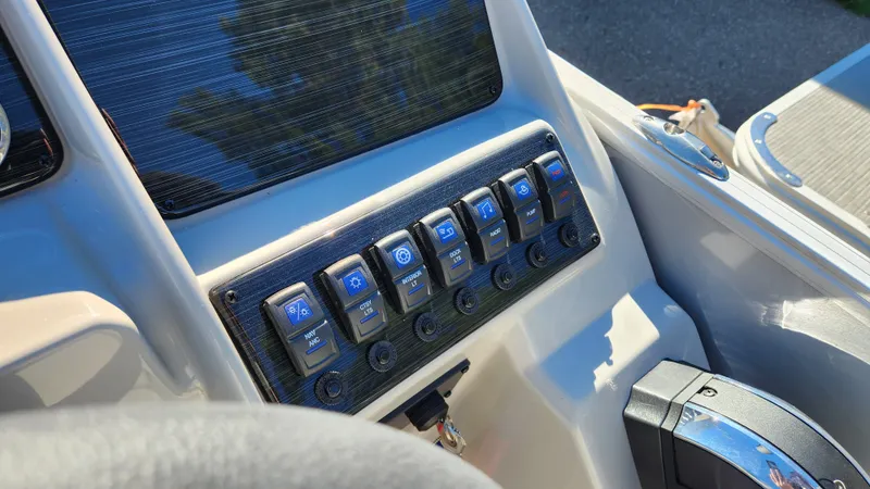 Slide: The Image of Sylvan MIRAGE 8522 2025 - 19