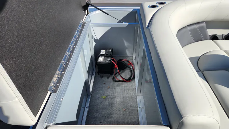 Slide: The Image of Sylvan MIRAGE 8522 2025 - 33