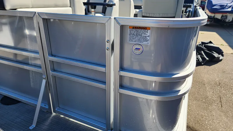 Slide: The Image of Sylvan MIRAGE 8522 2025 - 35