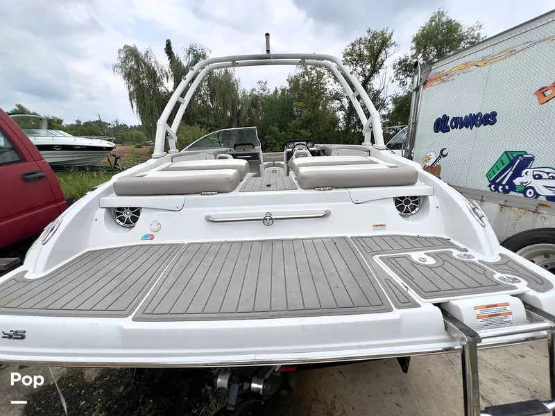 Slide: The Image of Crownline Boats 240 SS 2022 - 16643089
