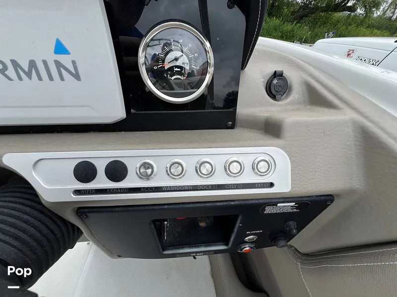 Slide: The Image of Crownline Boats 240 SS 2022 - 16643098