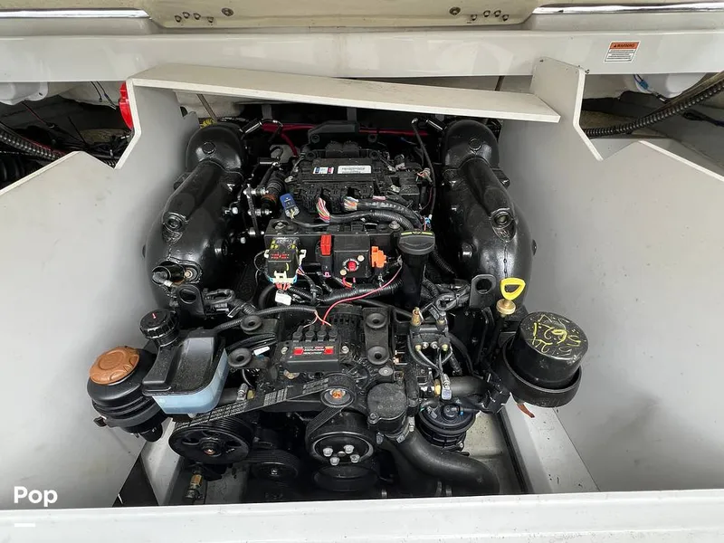 Slide: The Image of Crownline Boats 240 SS 2022 - 16643106