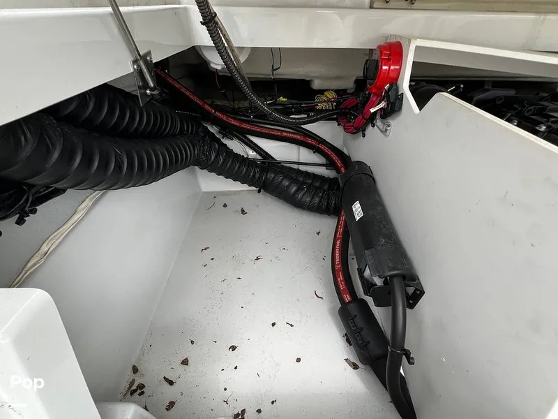 Slide: The Image of Crownline Boats 240 SS 2022 - 16643108