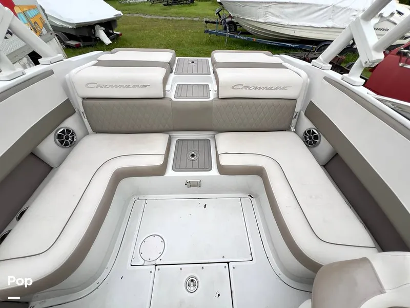 Slide: The Image of Crownline Boats 240 SS 2022 - 16643091