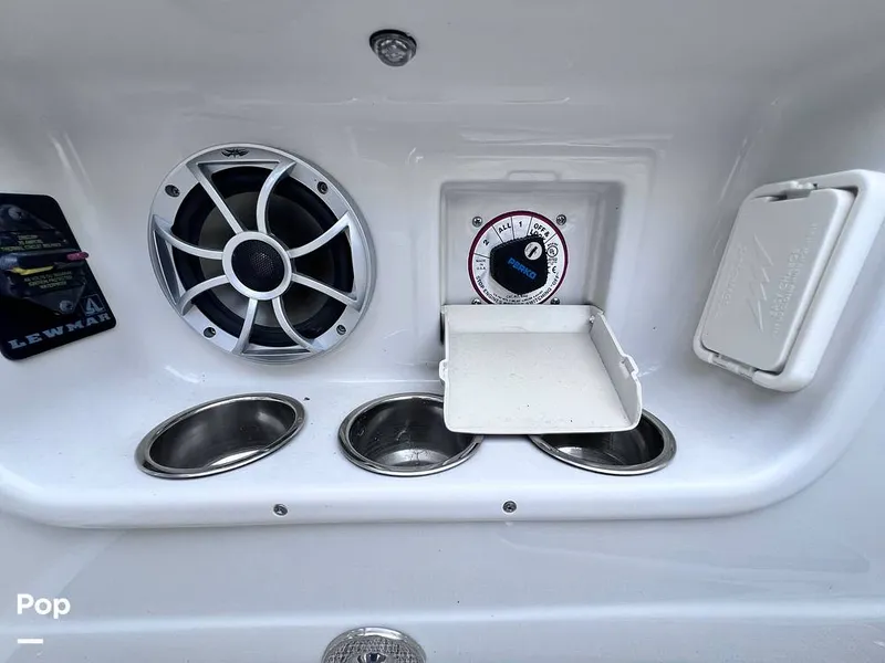 Slide: The Image of Crownline Boats 264 CR 2022 - 16643691