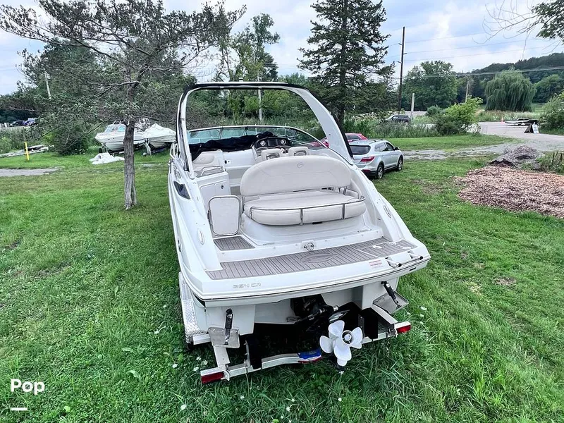 Slide: The Image of Crownline Boats 264 CR 2022 - 16643670