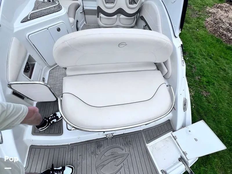 Slide: The Image of Crownline Boats 264 CR 2022 - 16643689