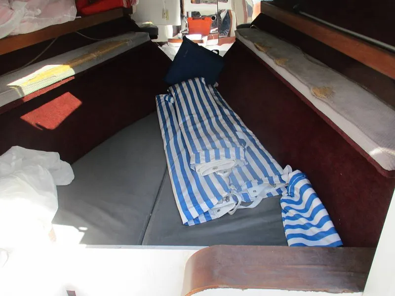Slide: The Image of V-berth Reupholstered - 16683922