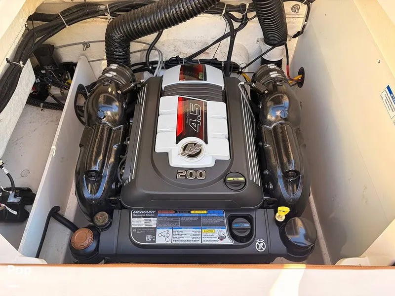 Slide: The Image of Bayliner VR6 2021 - 16648996