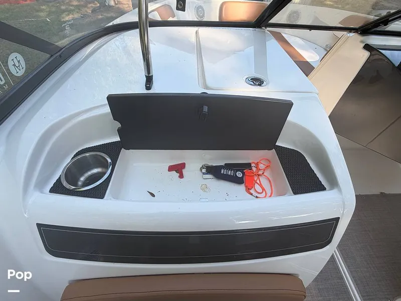 Slide: The Image of Bayliner VR6 2021 - 16668155