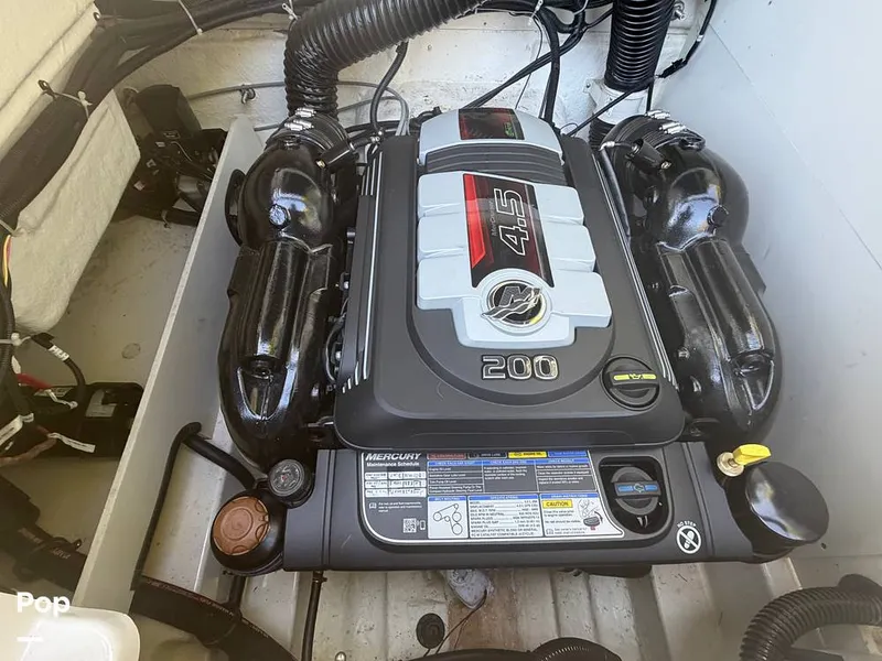 Slide: The Image of Bayliner VR6 2021 - 16674560