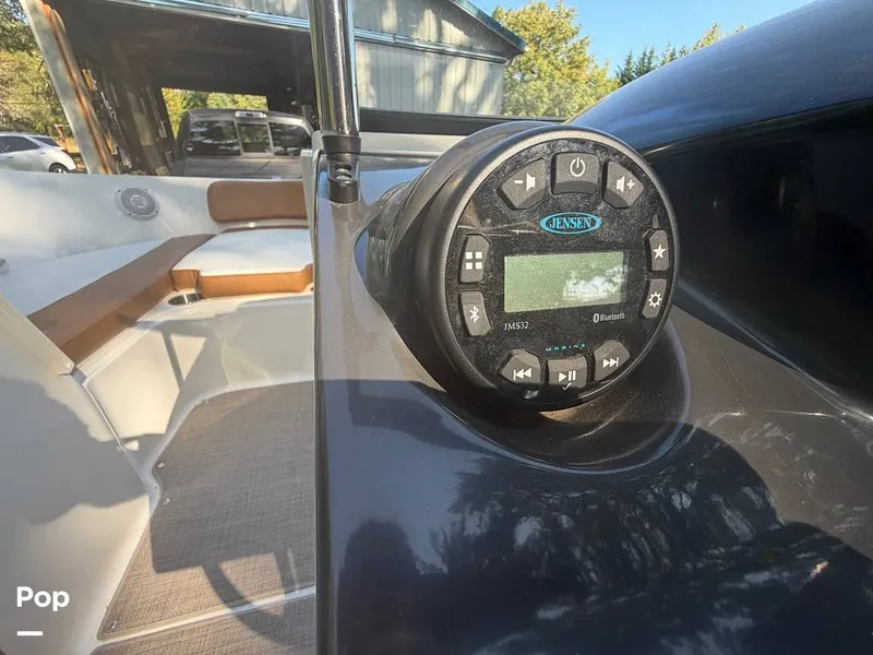 Slide: The Image of Bayliner VR6 2021 - 16668138