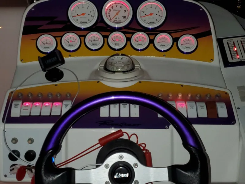 Slide: The Image of Powerquest 380 AVENGER 1999 - 11