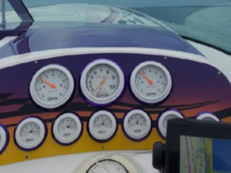Slide: The Image of Powerquest 380 AVENGER 1999 - 13