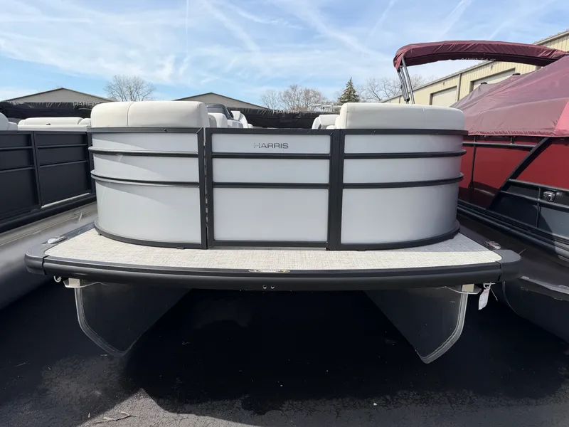 Slide: The Image of Harris 210 Cruiser 2025 - 15