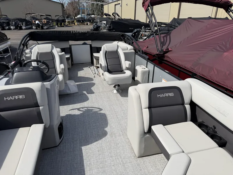 Slide: The Image of Harris 210 Cruiser 2025 - 18