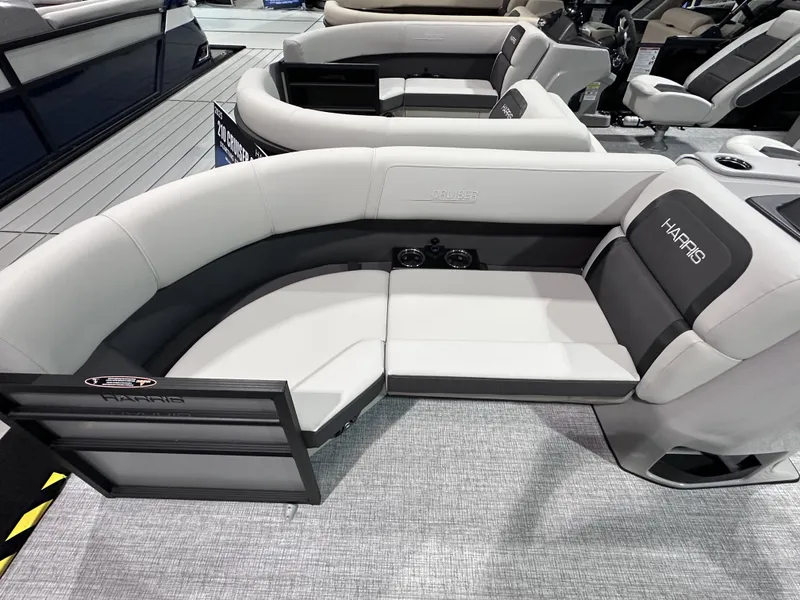 Slide: The Image of Harris 210 Cruiser 2025 - 2