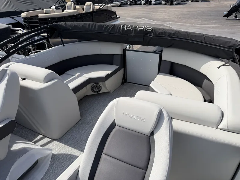 Slide: The Image of Harris 210 Cruiser 2025 - 20