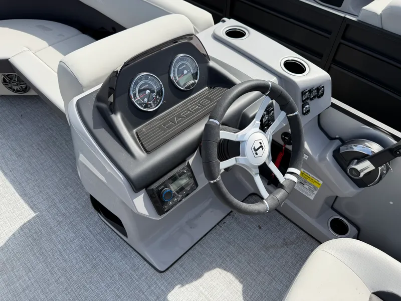 Slide: The Image of Harris 210 Cruiser 2025 - 22