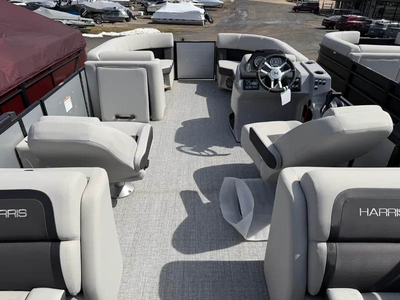 Slide: The Image of Harris 210 Cruiser 2025 - 26