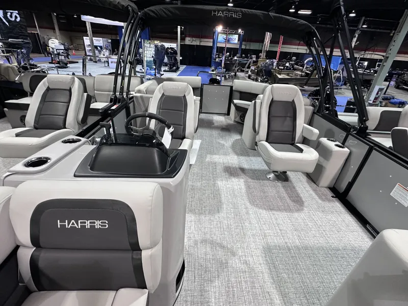 Slide: The Image of Harris 210 Cruiser 2025 - 5