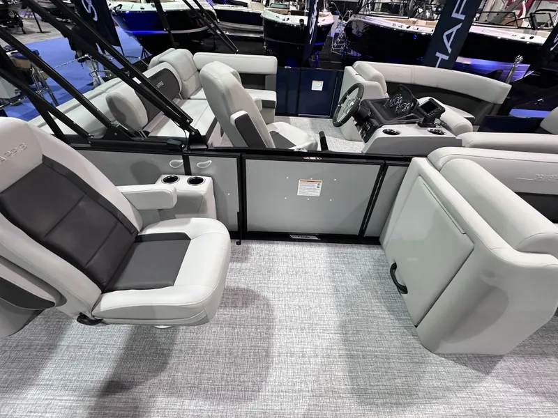 Slide: The Image of Harris 210 Cruiser 2025 - 7