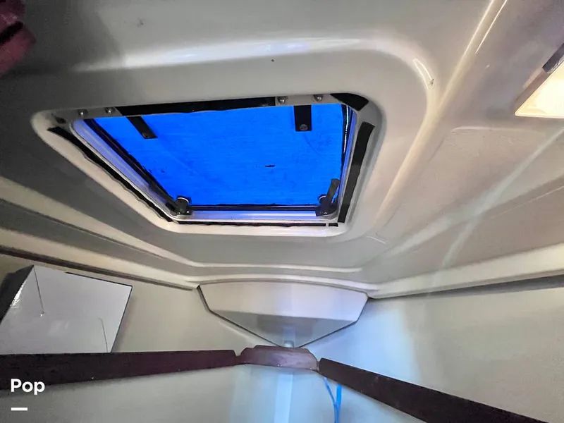 Slide: The Image of V Berth - 16667349