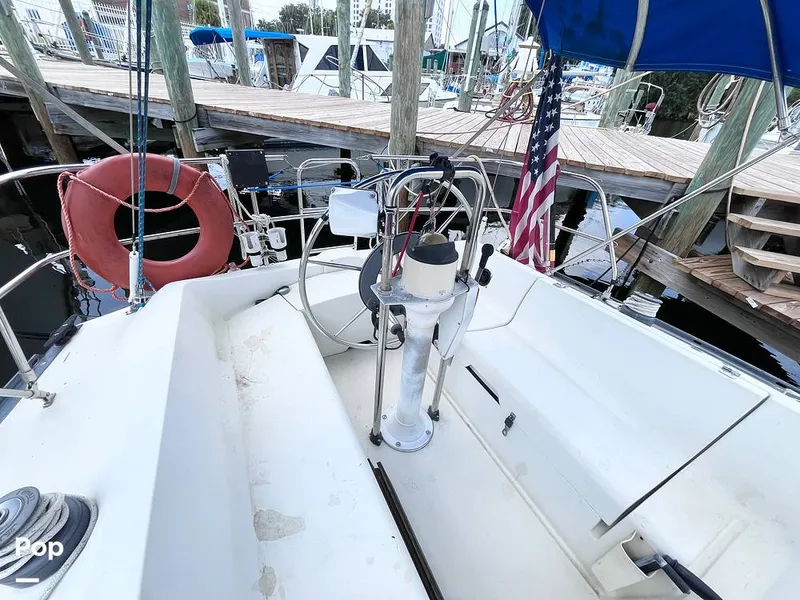 Slide: The Image of Cockpit Seating - 16667362