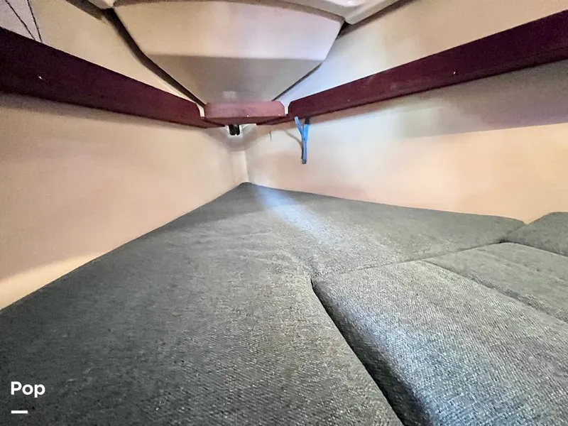 Slide: The Image of V Berth - 16667344
