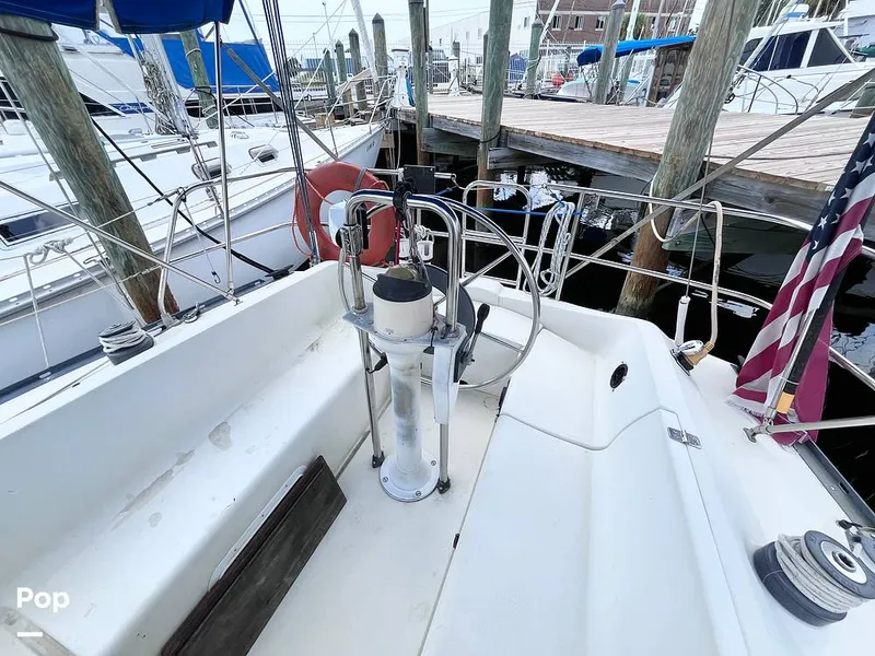 Slide: The Image of Cockpit Seating - 16667363