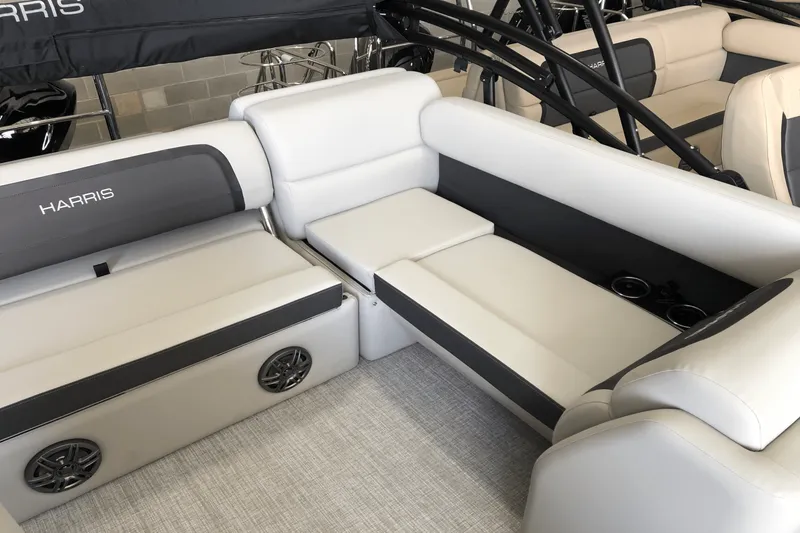 Slide: The Image of Harris 210 Cruiser 2025 - 15