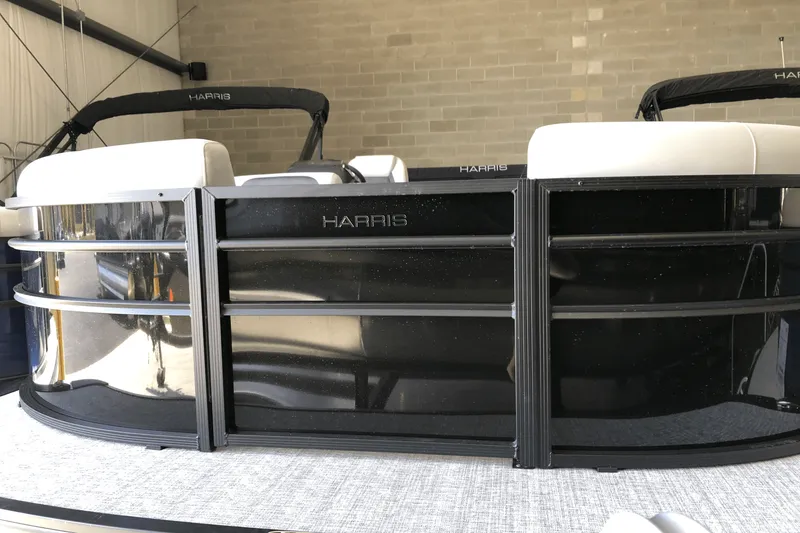 Slide: The Image of Harris 210 Cruiser 2025 - 2