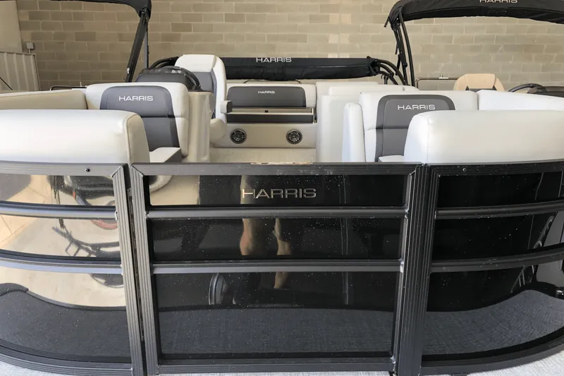 Slide: The Image of Harris 210 Cruiser 2025 - 3