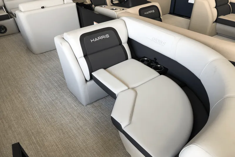 Slide: The Image of Harris 210 Cruiser 2025 - 4