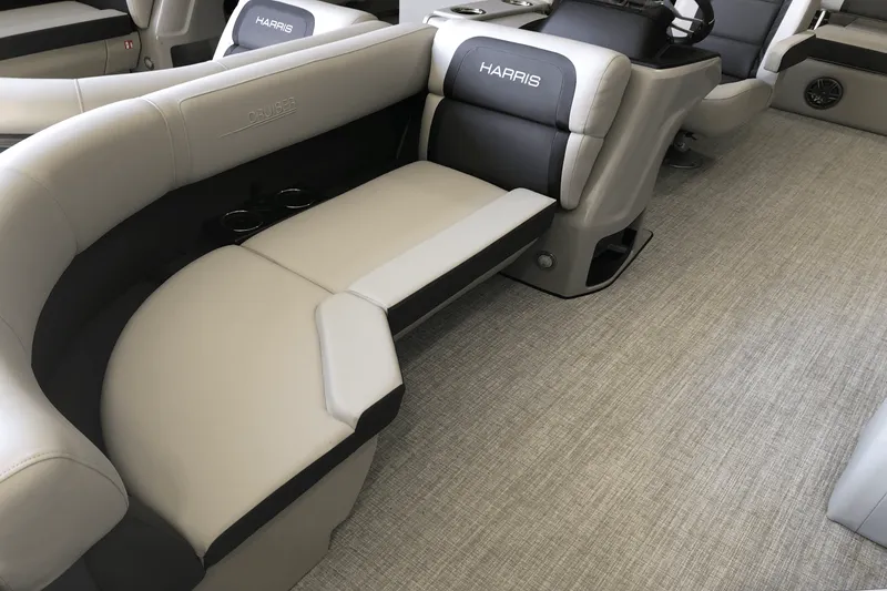 Slide: The Image of Harris 210 Cruiser 2025 - 5