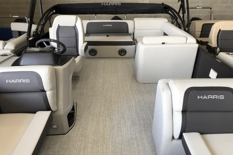 Slide: The Image of Harris 210 Cruiser 2025 - 6