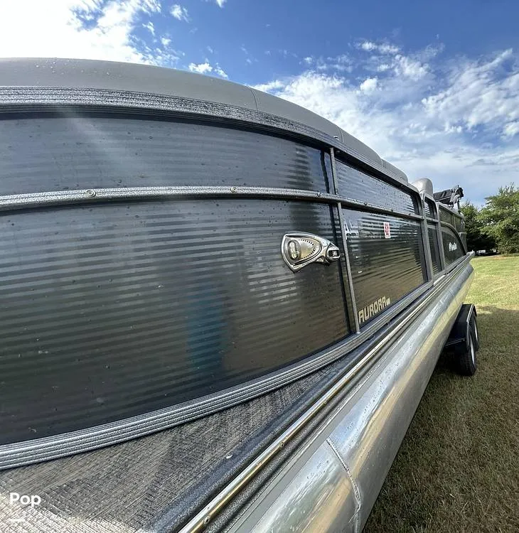 Slide: The Image of Manitou 23 Aurora LE 2020 - 16683719