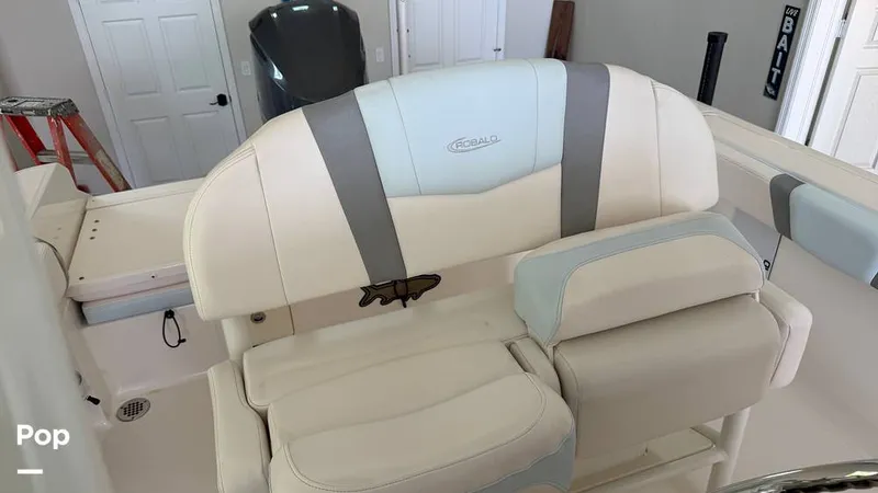 Slide: The Image of Helm Seats - 16711586