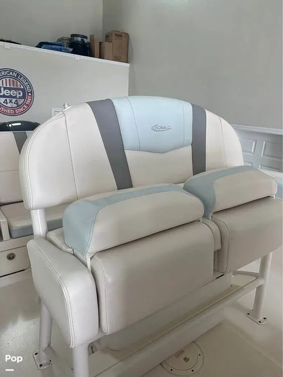 Slide: The Image of Robalo r230 cc 2020 - 16659014