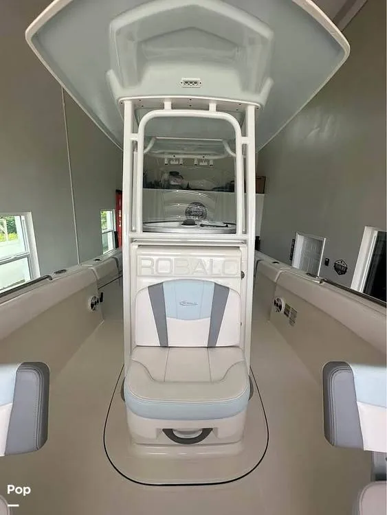 Slide: The Image of Robalo r230 cc 2020 - 16659016