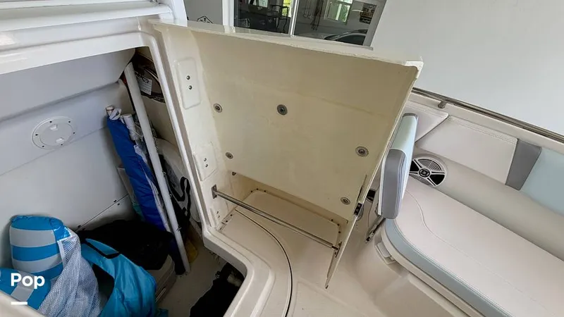 Slide: The Image of Robalo R230 CC 2020 - 16711553
