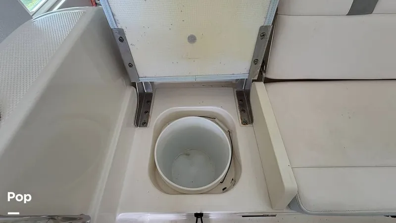Slide: The Image of Robalo R230 CC 2020 - 16711563