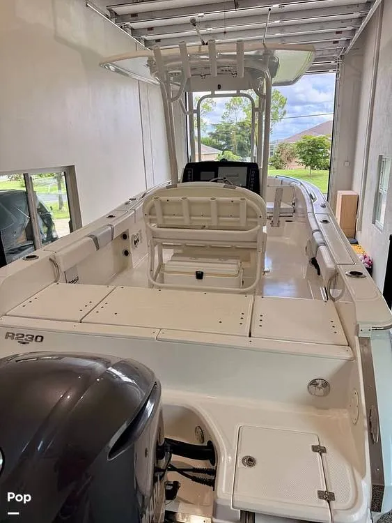 Slide: The Image of Robalo r230 cc 2020 - 16659019