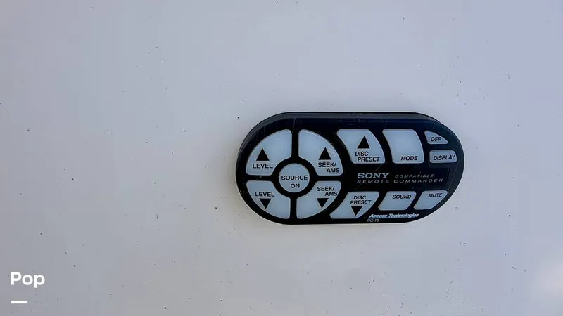 Slide: The Image of Rinker 312 Fiesta Vee 2004 - 16813821